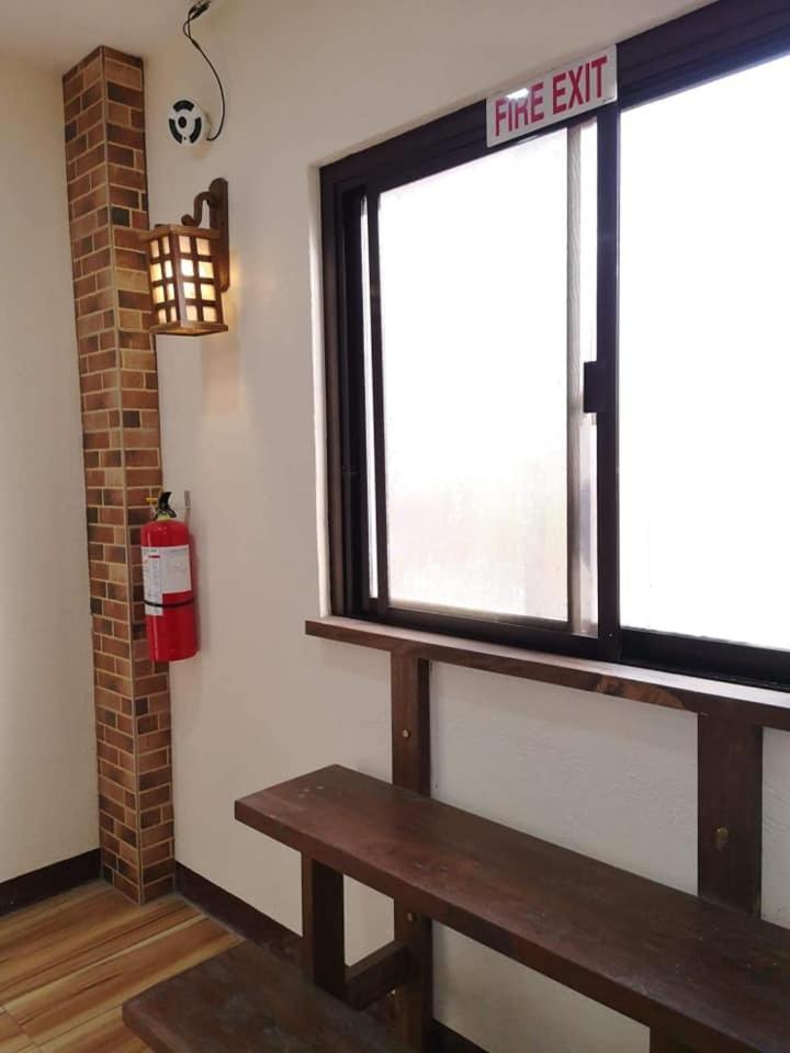 Casitas Inn Tagaytay Co. タガイタイ エクステリア 写真