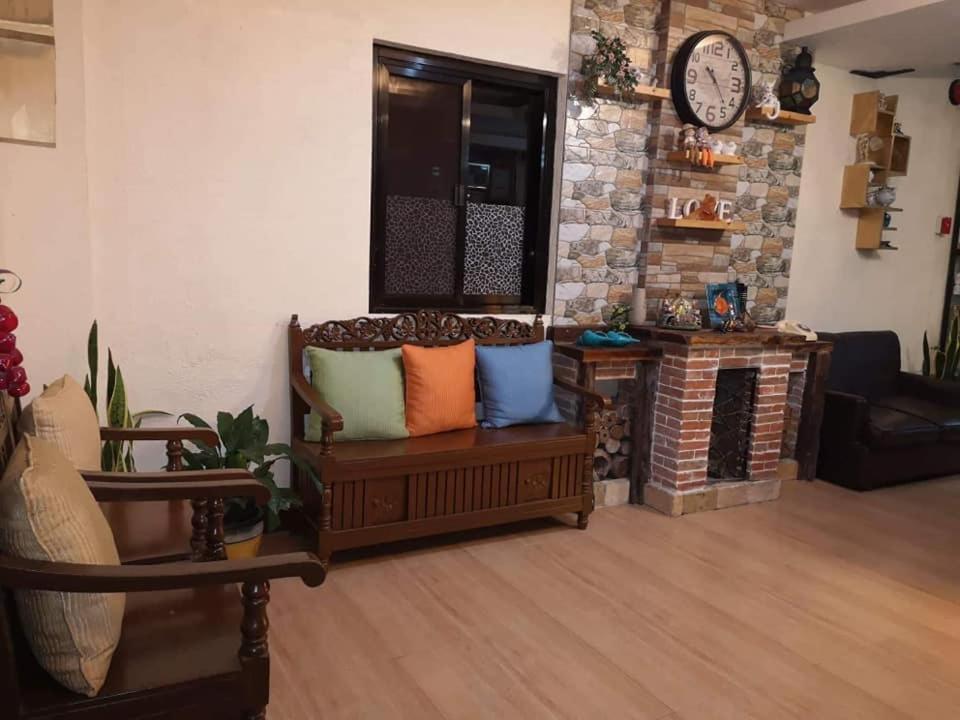 Casitas Inn Tagaytay Co. タガイタイ エクステリア 写真