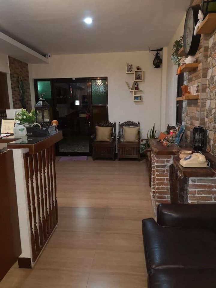 Casitas Inn Tagaytay Co. タガイタイ エクステリア 写真
