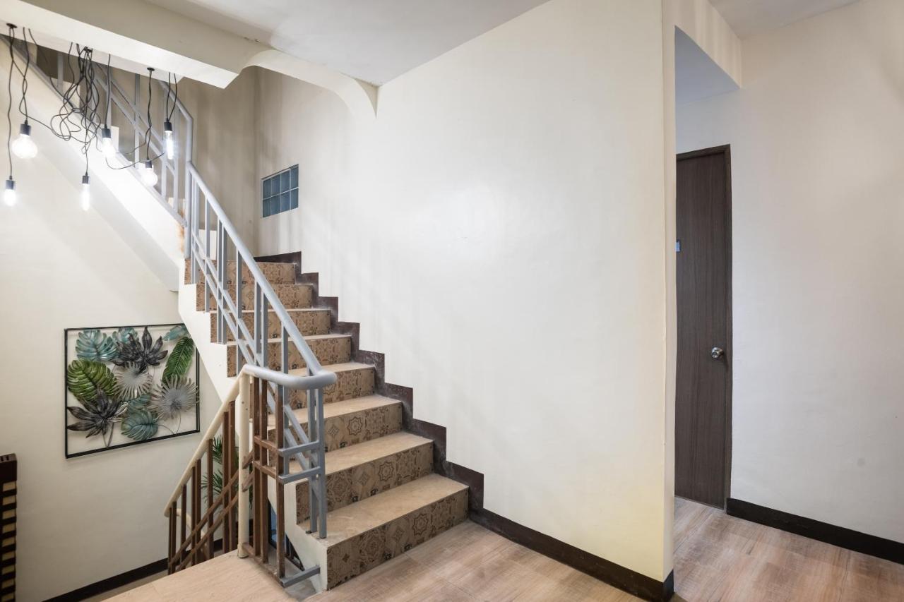 Casitas Inn Tagaytay Co. タガイタイ エクステリア 写真
